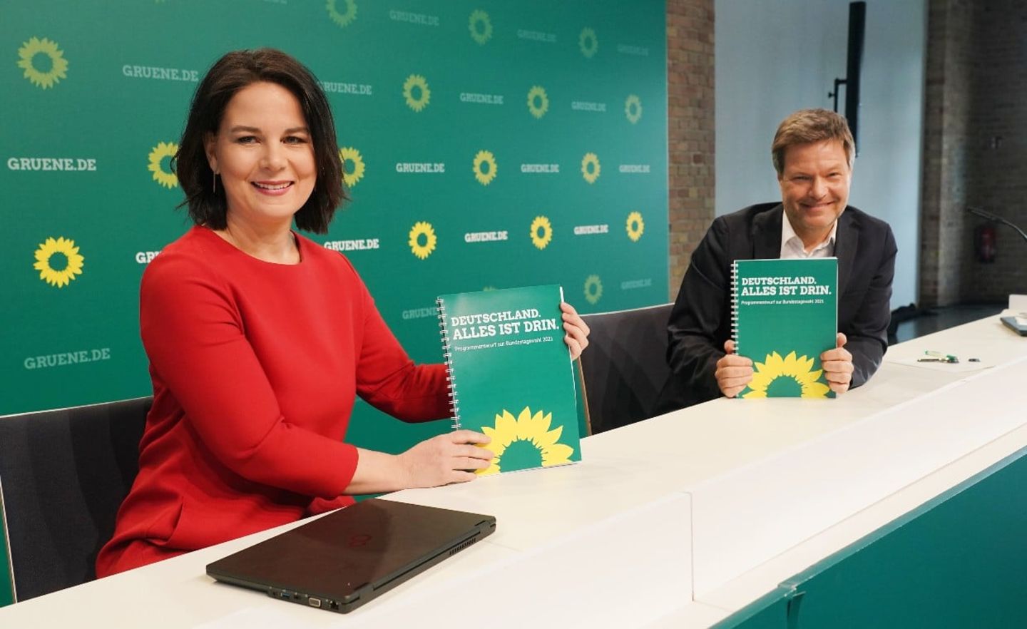 Wer macht das Rennen: Parteichefin Annalena Baerbock oder Parteichef Robert Habeck?