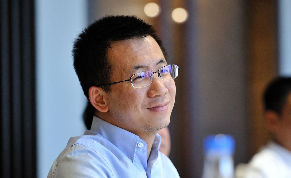 Der 37-jährige Zhang Yiming ist der jüngste Vertreter der chinesischen Top Ten. Er ist Vorstandsvorsitzender von ByteDance, einem der größten Medienunternehmen des Landes und Mutterkonzern von TikTok. Zhangs Vermögen stieg um mehr als 100 Prozent von 16,2 auf 35,6 Mrd. Dollar. Das bedeutete im weltweiten Ranking einen Sprung vom 61. auf den 39. Platz.