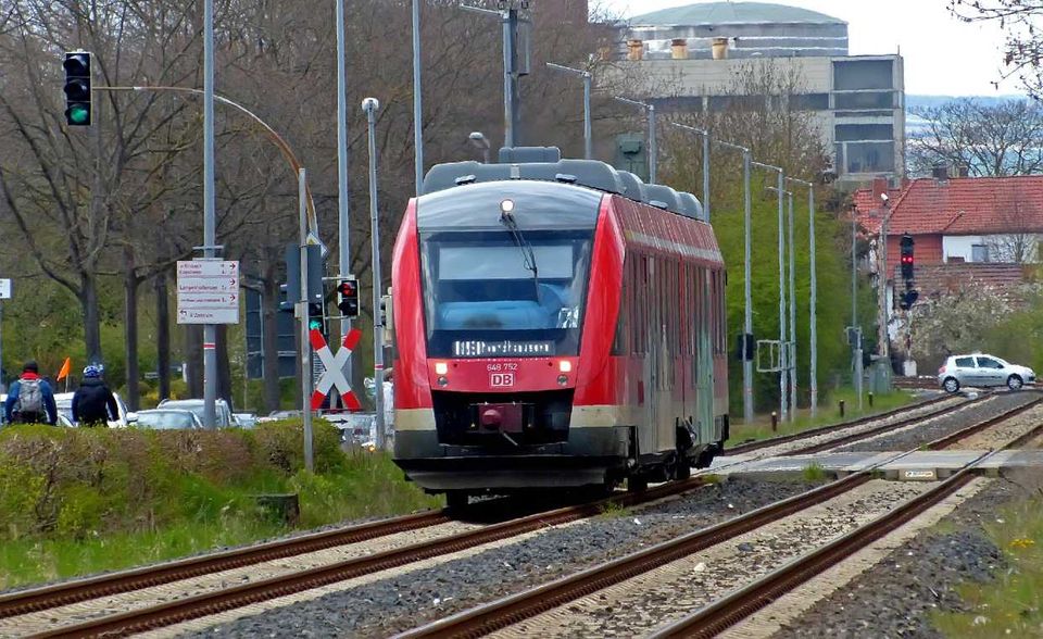 Beim Umfang des Schienennetzes landete Deutschland im UIC-Statistikbericht weltweit auf Platz fünf. Bei der Zahl der 2019 transportierten Fahrgäste reichte es für die DB AG mit 2,1 Milliarden Passagieren für Rang vier.