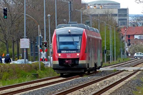 Beim Umfang des Schienennetzes landete Deutschland im UIC-Statistikbericht weltweit auf Platz fünf. Bei der Zahl der 2019 transportierten Fahrgäste reichte es für die DB AG mit 2,1 Milliarden Passagieren für Rang vier.