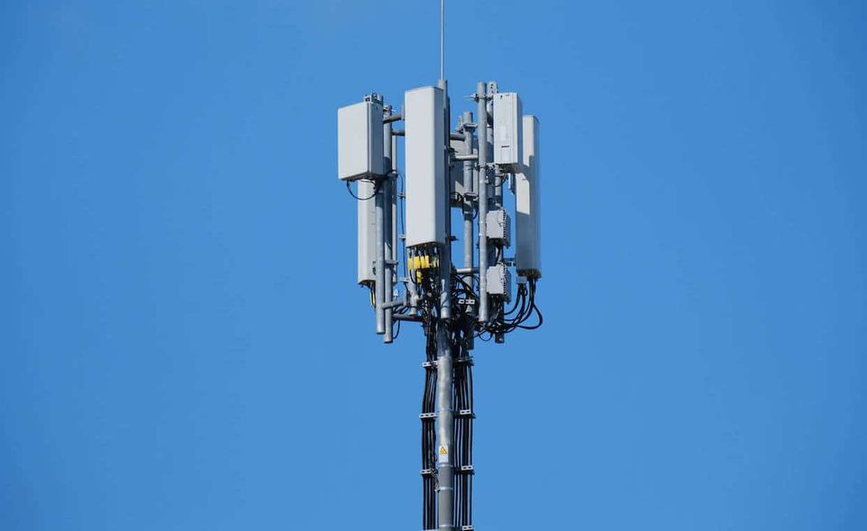 Dem Breitbandausbau und dem Mobilfunkstandard 5G sollen in den kommenden Jahren durch das EU-Geld immerhin 6,3 Mrd. Euro zugute kommen. In die Digitalisierung des Landes sollen insgesamt mehr als 9 Mrd. Euro fließen. Auch die Verwaltung soll einen Digitalisierungsschub bekommen.
