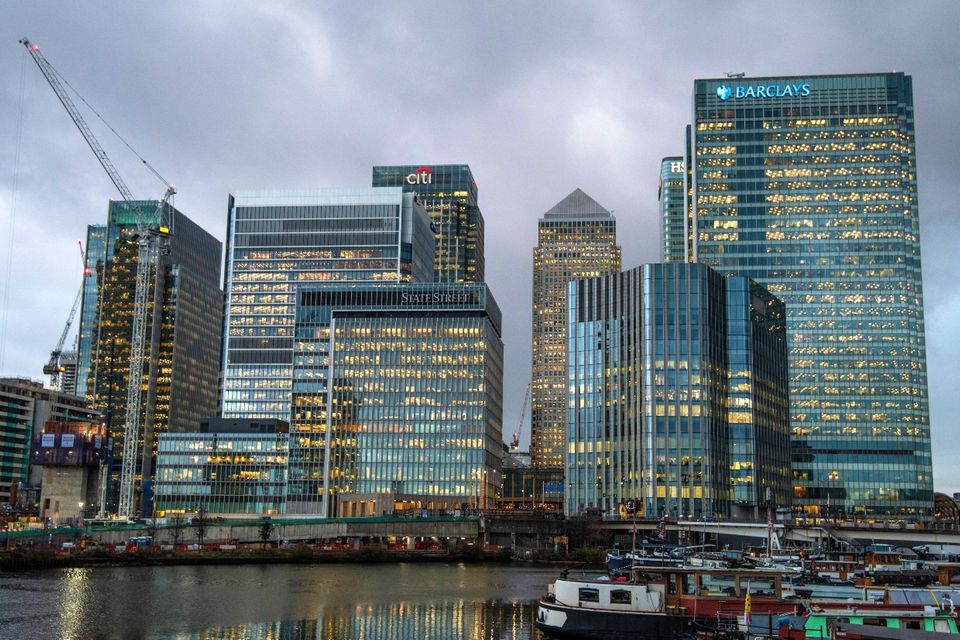 Der Brexit und möglicherweise auch die schlechte Lage im Gesundheitswesen haben das Vereinigte Königreich zu einem Verlierer der Rangliste gemacht. In der vorherigen Ausgabe von „Decoding Global Talent“ hatte das Land mit dem Finanzplatz London auf Platz drei gelegen. Nun reichte es mit 13 Prozent nur noch für Platz sechs.