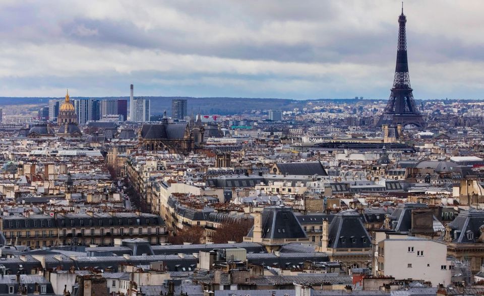 Paris gehörte unter den größten Start-up-Standorten Europas zu den Verlierern, konnte aber den zweiten Platz im EY-Ranking halten. Die Analysten registrierten nur noch 351 Finanzierungsrunden. 2019 waren es 433 gewesen. Beim Investitionsvolumen kam die französische Hauptstadt ebenfalls auf Rang zwei und überrundete damit Berlin. Hier stieg die Bilanz laut dem Bericht von 3,5 auf 3,9 Mrd. Euro.