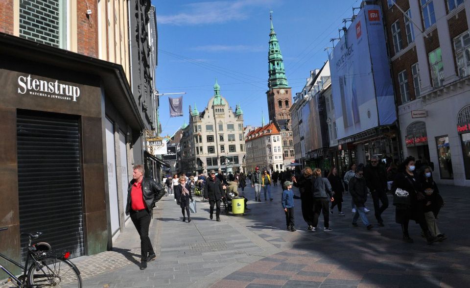 In Dänemark war die Beliebtheit beziehungsweise Notwendigkeit von Online-Lieferdiensten im Ranking am schwächsten ausgeprägt. Lediglich 24 Prozent der Befragten wollten künftig mehr im Internet einkaufen.