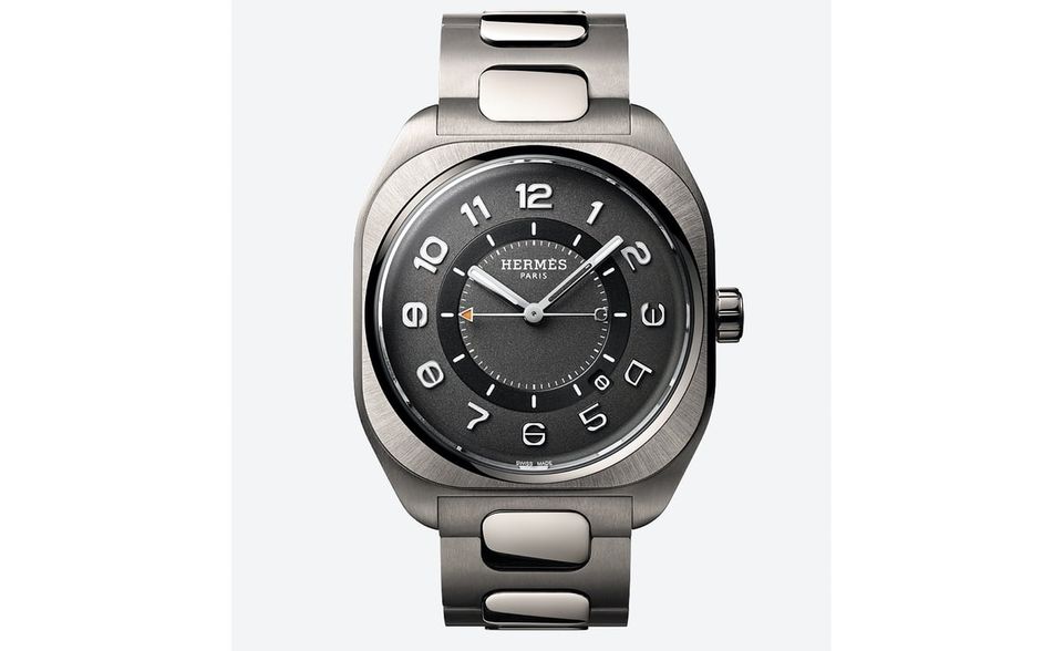 „H08 Titanium“ von Hermès Manufakturwerk H1837 mit 50 Stunden Gangreserve, Gehäuse und Armband aus satiniertem Titan, Maße 39 x 39 mm, ca. 5 400 Euro; hermes.com