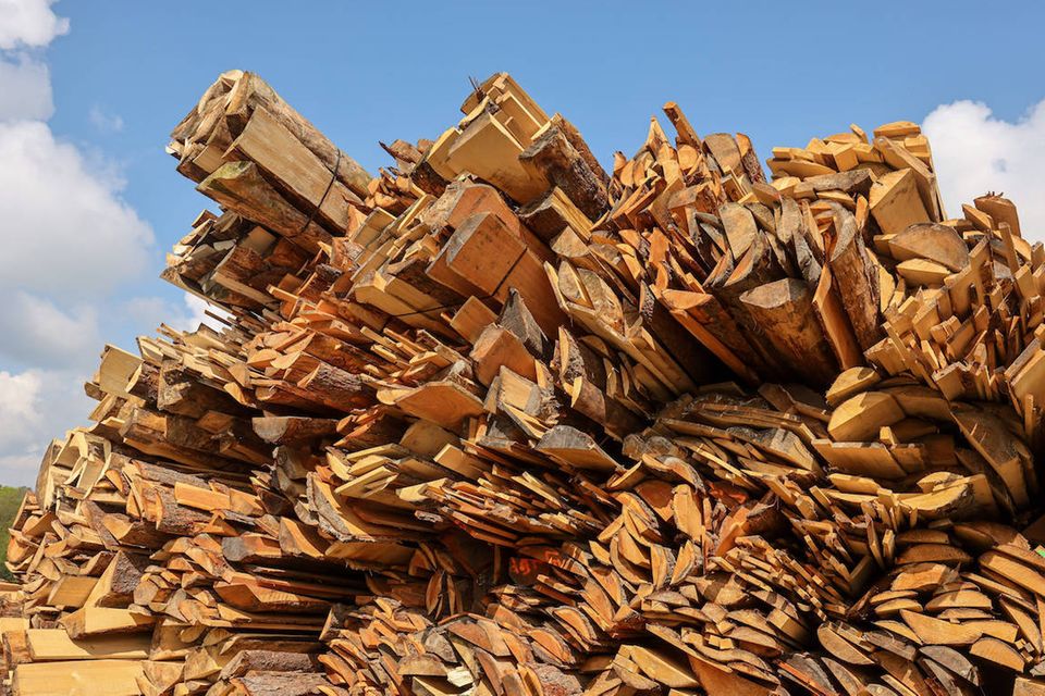 Nur einer der Rohstoffe, die gerade knapp sind: Holz.