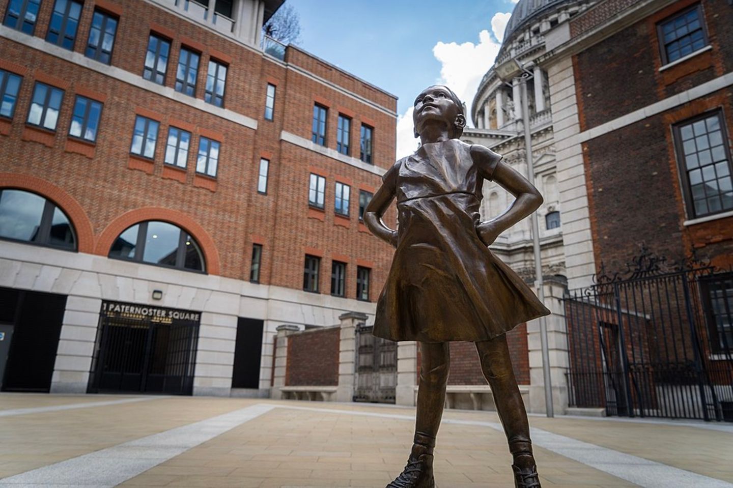 Die Bronzestatur "Fearless Girl" der amerikansichen Bildhauerin Kristen Visbal