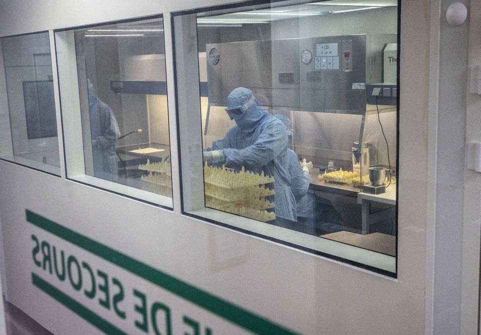 Ein seltenes Impfstoffzentrum in Afrika: Das Institut Pasteur in Senegal stellt ein Serum gegen Gelbfieber her.