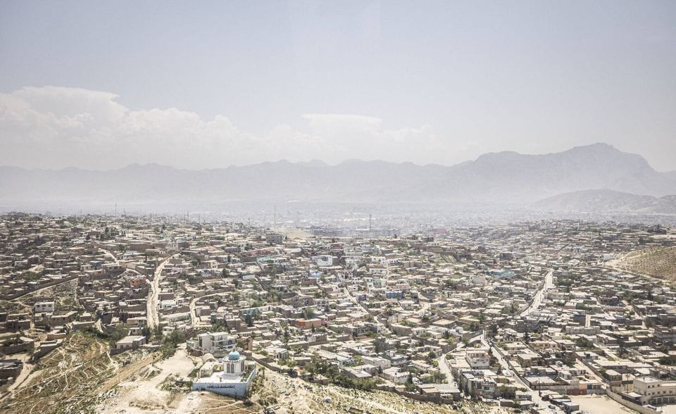 2880 Afghanen sind 2020 zu deutschen Staatsbürgern geworden. Ihr Herkunftsland lag damit auf Platz zehn der Länder, aus denen die meisten neuen Deutschen stammten. Das Statistische Bundesamt zählte 1695 Männer und 1180 Frauen. Sie hatten vor der Einbürgerung im Durchschnitt seit knapp elf Jahren in Deutschland gelebt und waren im Schnitt 28,4 Jahre alt. Afghanistan lag in der Rangliste vor Serbien (2765 Einbürgerungen) und Griechenland (2650).