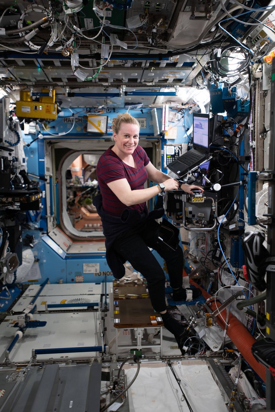 Die amerikanische Astronautin Kate Rubins im Dezember 2020 an Bord der ISS