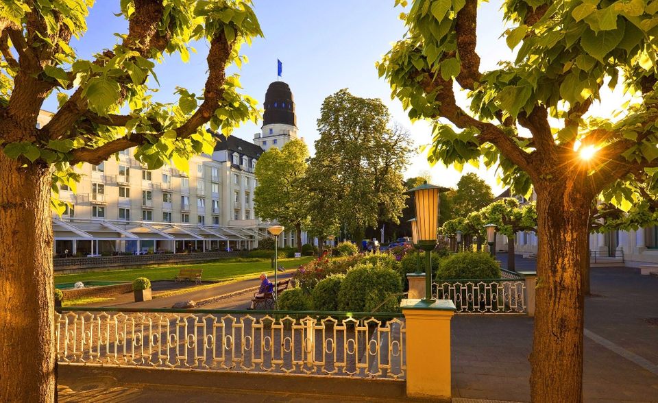 Das Steigenberger-Hotel an der Ahr war gerade repariert worden, dann kam die Flut. Die Gäste wurden rechzeitig in ein anderes Hotel gebracht, der Strom fiel aus, die EDV wurde zerstört. Auf der Internetseite des Hotels heißt es, das Hotel stünde vorübergehend nicht zur Verfügung.