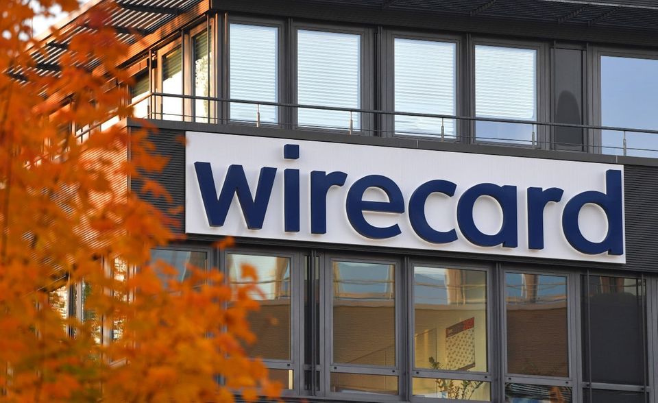 Einer der größten Finanzskandale der deutschen Geschichte hat auch im Dax Spuren hinterlassen. Der Zahlungsdienstleister Wirecard musste nach seinem milliardenschweren Bilanzskandal Insolvenz anmelden. Er wurde im August 2020 durch das Berliner Unternehmen Delivery Hero ersetzt. Der Essenslieferant hatte während der Corona-Pandemie einen Boom erlebt.