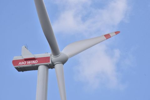 Ein Windrad des Herstellers ABO Wind