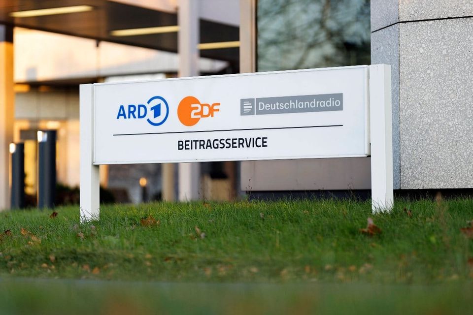 Der Rundfunkbeitrag soll auf 18,36 Euro erhöht werden