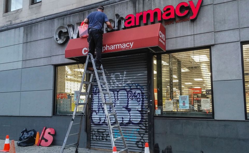 #6 CVS Health Auch bei der Apothekenkette CVS setzt Burry auf steigende Kurse: Call-Optionen stehen mit 44 Mio. Dollar im SEC-Bericht, dazu hält der Fonds CVS-Aktien über 17 Mio. Dollar.