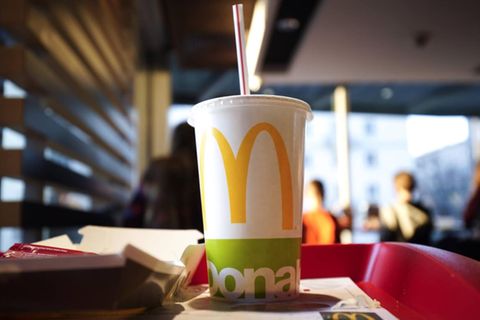 Wegen Lieferengpässen streicht die Fastfood-Kette McDonald's in Großbritannien die Milchshakes vorübergehend vom Menü