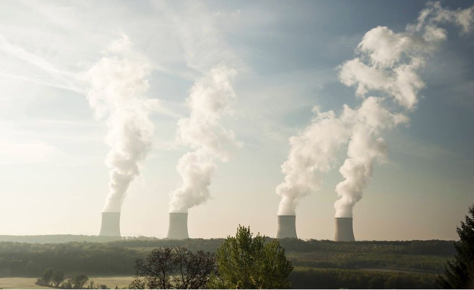Frankreichs Abstieg von Platz zwei hatte sich abgezeichnet und wurde in der Pandemie besiegelt. Frankreich kam laut BP nur noch auf 353,8 Terawattstunden Atomstrom. Das waren 11,6 Prozent weniger als im Vorjahr.