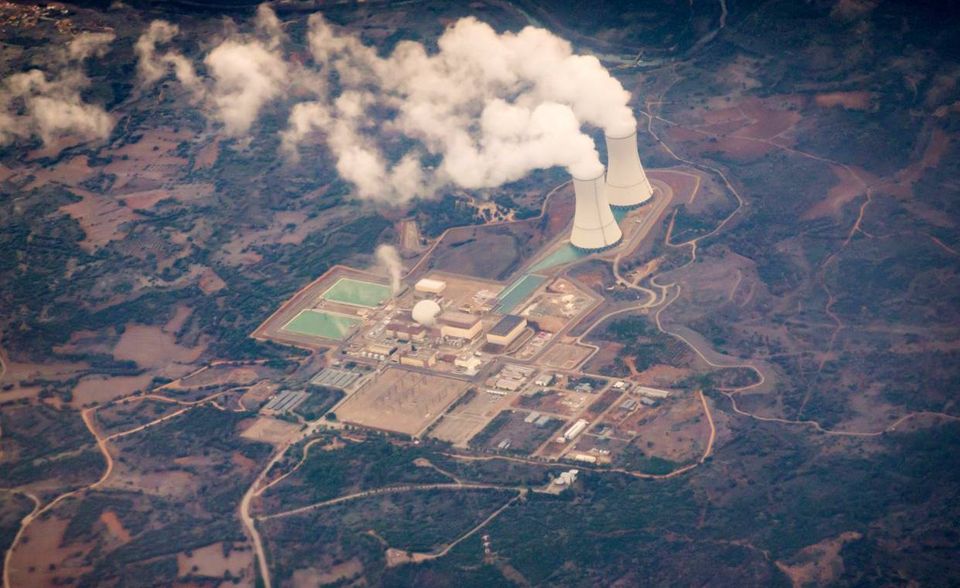 Spanien ist während der Pandemie in die Gruppe der zehn größten Atomkraftproduzenten der Welt aufgestiegen. Die Bilanz von 58,2 Terawattstunden lag trotz des allgemeinen Abwärtstrends nahezu auf dem Niveau des Vorjahres (minus 0,4 Prozent).