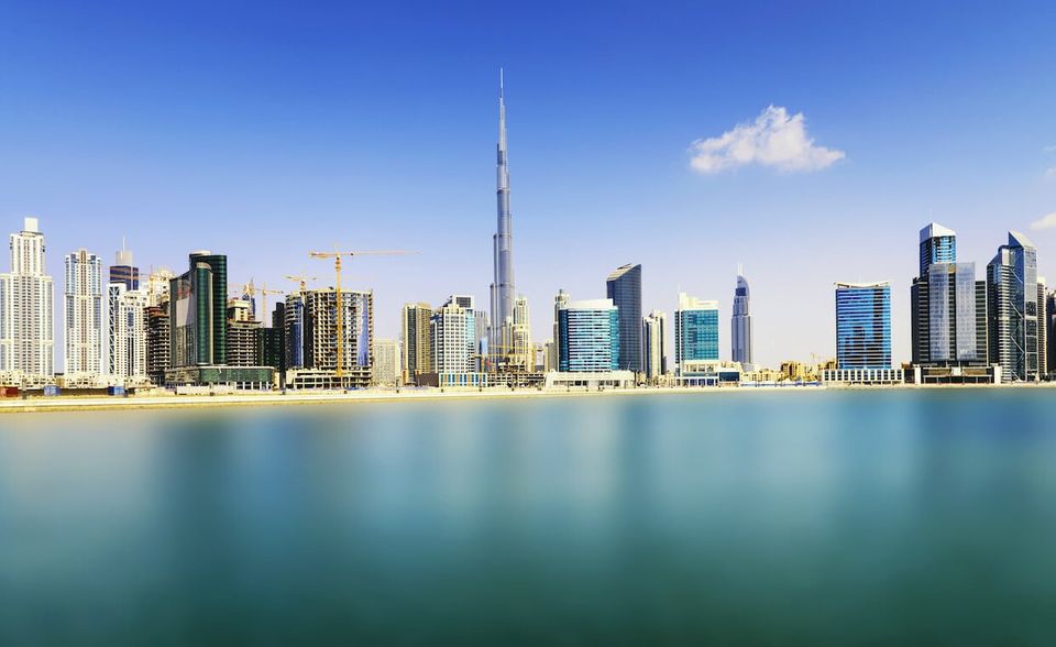 Die Investment Corporation of Dubai soll mit einer langfristigen Anlagestrategie den Wohlstand des Emirats Dubai sichern. Der Staatsfonds wurde 2006 gegründet und verwaltet ein breitangelegtes Portfolio von Unternehmen und Beteiligungen. Je ein Viertel der Vermögenswerte entfallen laut offiziellen Angaben auf die Branchen Banken/Finanzen und Transport. Vorstandsvorsitzender ist Erbprinz Scheich Hamdan bin Muhammad bin Raschid Al Maktum. Die Investment Corporation of Dubai kam im September 2021 mit rund 302 Milliarden US-Dollar auf Platz zehn des SWFI-Rankings.