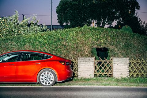 Die Angst vieler E-Auto-Fahrer: irgendwo im Grünen plötzlich stehen bleiben