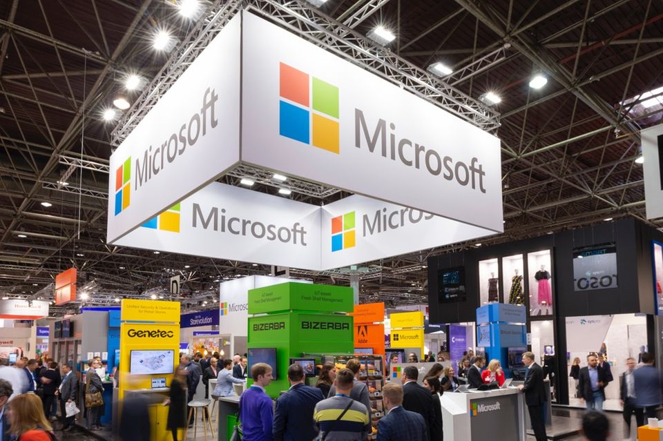 Die führenden vier Gewinnbringer der Rangliste gehören zur Crème de la Crème der US-Tech-Szene. Vor Tesla platzierte sich der Microsoft-Konzern auf Platz drei. Der größte Staatsfonds der Welt strich mit seiner Beteiligung an dem Softwarekonzern 41 Mrd. Kronen ein. Technologieaktien dürften auch 2021 die Top-Investments bleiben.