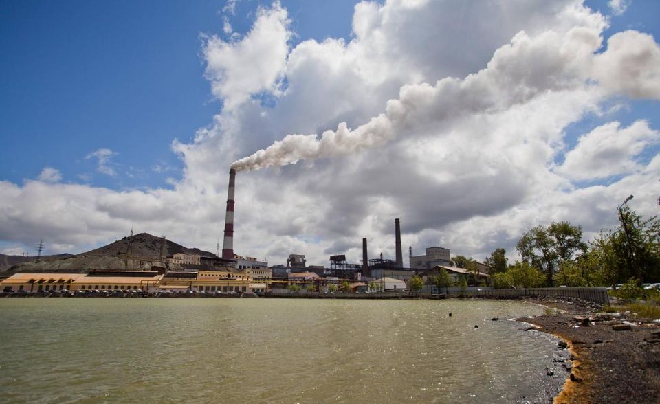 An der Reihenfolge der größten CO2-Staaten der Welt hat sich während der Corona-Pandemie nichts geändert. Russland kam mit minus 7,8 Prozent auf 1,43 Milliarden Tonnen. Von 2009 bis 2019 war der CO2-Ausstoß jährlich im Schnitt um 0,7 Prozent gestiegen.