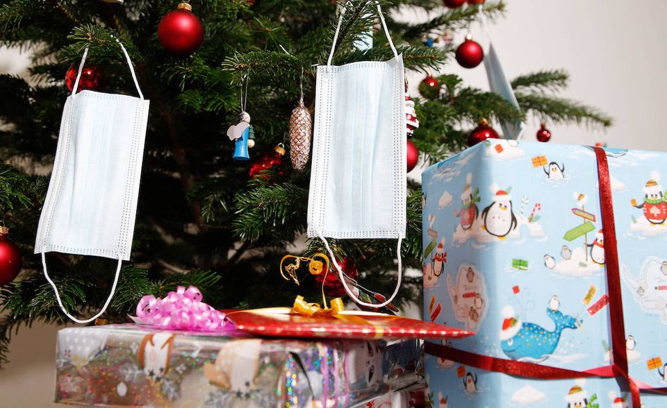 #6 Briten fangen früh mit den Weihnachtseinkäufen an Für die Briten könnte es wieder zu einem besonderen Weihnachten kommen. Wegen der fehlenden Lkw-Fahrer fürchten viele, dass Waren entweder länger brauchen, um auf der Insel anzukommen – oder dass sie den Weg dorthin gar nicht rechtzeitig finden. Rund die Hälfte der Briten hat aus diesem Grund wohl bereits mit den Weihnachtseinkäufen begonnen.