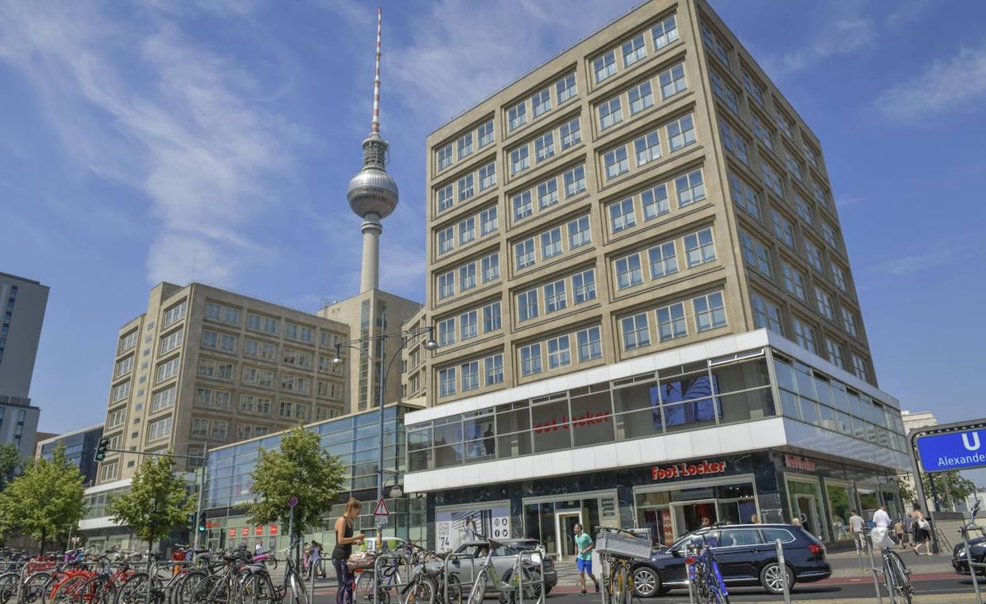 Die Zentrale der Landesbank Berlin am Alexanderplatz.