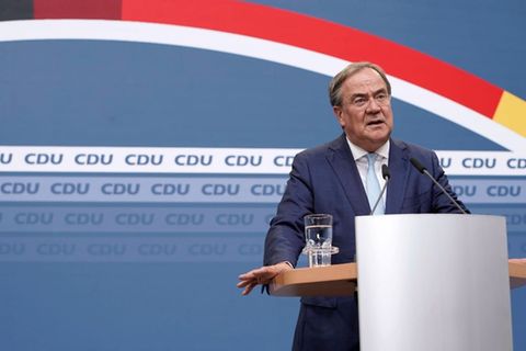 CDU-Chef Laschet will Platz für einen Neuanfang machen - aber noch nicht sofort