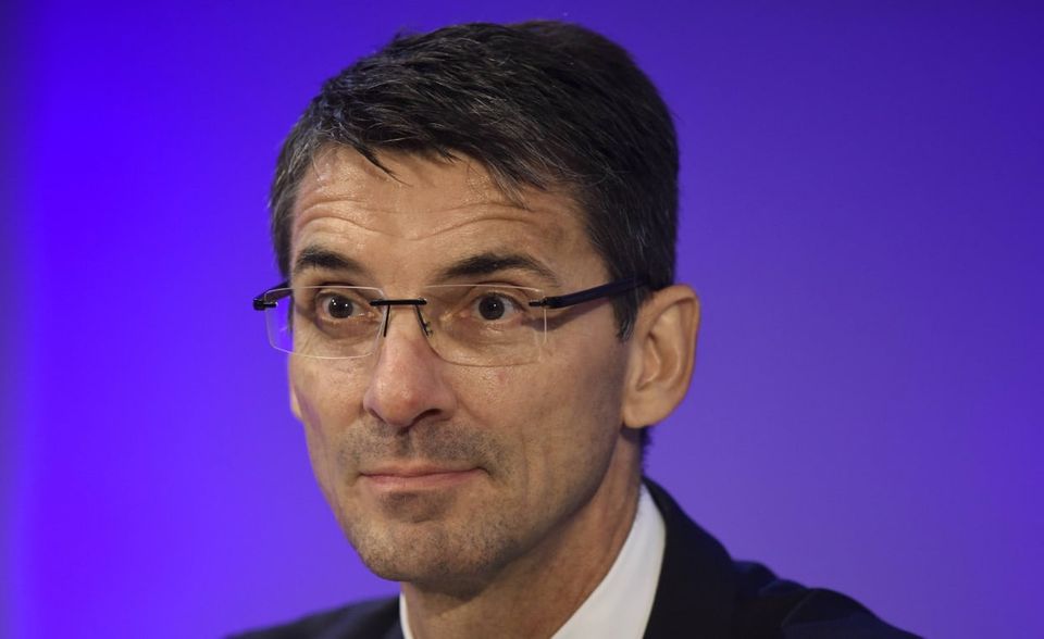 Der Chief of Technology, Data and Information der Deutschen Bank, Bernd Leukert, ist seit Februar 2012 auf Twitter unterwegs. Leukert kam 2019 zur Deutschen Bank und ist seit Januar 2020 Technologie-Chef des Kreditinstituts. Bei Twitter postet er auf Englisch und auf Deutsch. Meistens beschränkt er sich thematisch dabei auf Neuigkeiten zu seinem Unternehmen. Vereinzelt gibt es aber auch mal Grüße zu Silvester oder dem indischen Lichterfest Diwali.