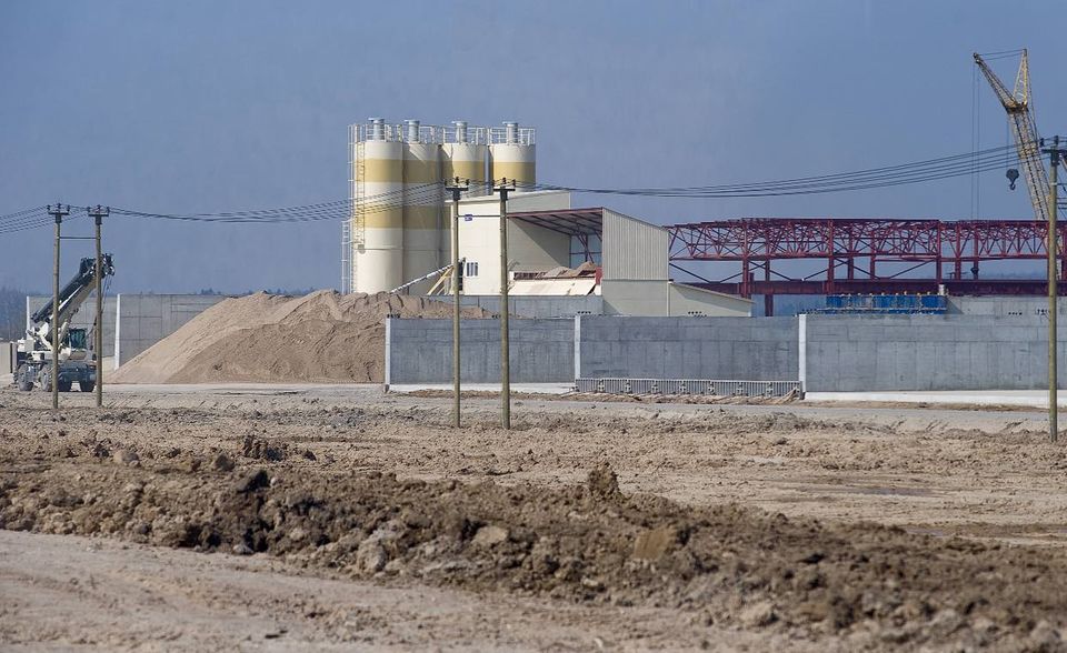 #4 Russland Russland ist laut BP eines von zwei Ländern unter den größten Verbrauchern von Atomenergie, die von 2009 bis 2020 immer stärker auf Kernkraft gesetzt haben. Der jährliche Zuwachs lag zwischen 2009 und 2019 bei 1,9 Prozent. 2020 verzeichneten die Analysten ein Plus von 2,7 Prozent auf 1,92 Exajoule. 8,0 Prozent des weltweiten Bedarfs an Atomkraft entfiel auf Russland.