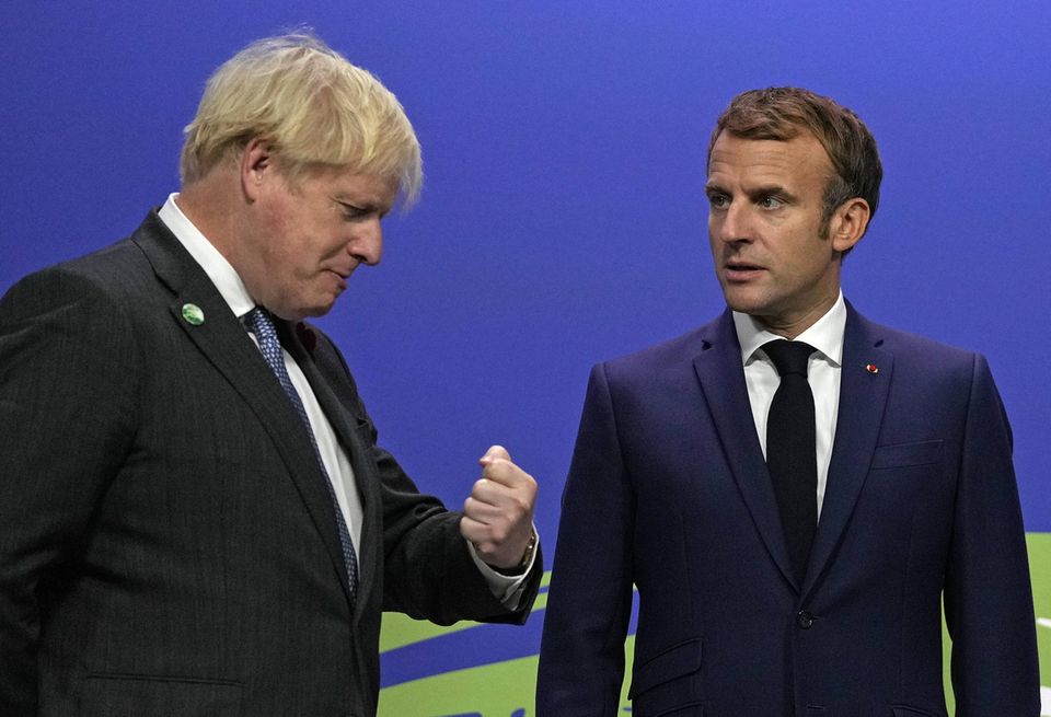 Gespanntes Verhältnis: Boris Johnson begrüßte Emmanuel Macron zum Weltklimagipfel in Glasgow