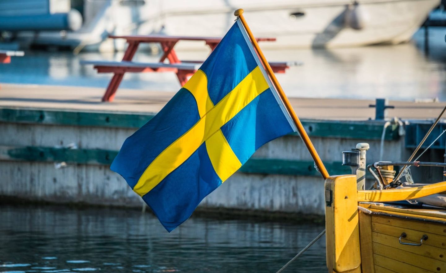 In Schweden zahlen Arbeitnehmer 2,5 Prozent ihres Bruttoeinkommens in einen Fonds ein.
