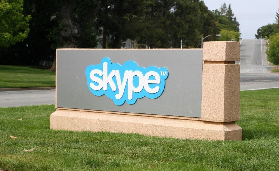 Die Nummer drei unter den bislang teuersten Ankäufen von Microsoft war Skype. Der Videotelefonie-Dienst wurde 2011, rund acht Jahre nach seiner Gründung, übernommen. Microsoft ließ sich Skype etwa 8,5 Mrd. Dollar kosten. Der Dienst erlebte während der Corona-Pandemie unter Privatnutzern und Homeoffice-Arbeitern einen Boom und trug zum Wachstum von Microsoft bei.