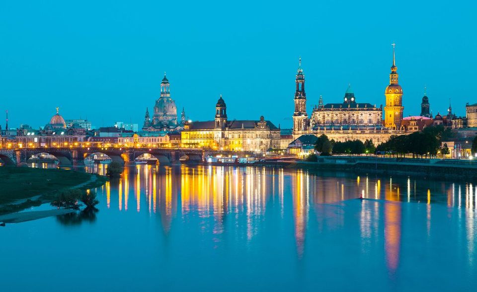 Dresden erwies sich als Überflieger der Top 10 im Smart City Index 2021. Die Elbmetropole kletterte mit 71,5 Punkten um 18 Ränge auf den sechsten Platz. Stärker verbessern konnte sich in dem Ranking erst wieder Trier, das sich vom 43. auf den 20. Rang vorschob. Das beste Ergebnis erzielte Dresden in der Sparte „Gesellschaft“ mit einem dritten Platz.