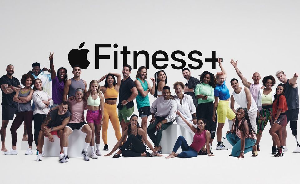 8. Apple Fitness+ Apple bringt zum Jahresende 2021 zudem einige Abo-Angebote auch nach Deutschland. Das Sportprogramm Fitness+ war anfangs nur in sechs Ländern verfügbar. Im November 2021 kamen 15 Staaten hinzu, darunter Deutschland und Österreich. Die Kurse sind auf Englisch mit deutschen Untertiteln abrufbar. Im November startete zudem Apple One Premium in Deutschland. Mit diesem Dienst lassen sich Apple-Abos mit einem einzigen Abo nutzen.