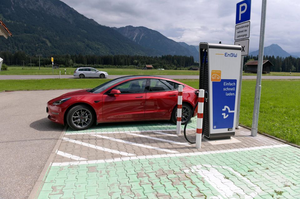 Bei der Reichweite von E-Autos haben andere Hersteller aufgeholt