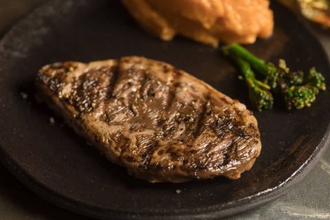 Das weltweit erste im Labor gezüchtete Rib-Eye-Steak wurde von dem israelischen Unternehmen Aleph Meat hergestellt