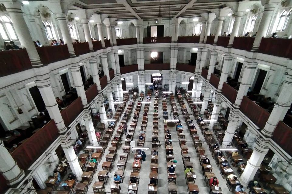 Die University of Dhaka ist eine von zwei asiatischen Hochschulen in diesem Ranking. Die staatliche Universität aus Bangladesch meldete THE eine Zahl von 207.118 eingeschriebenen Studenten. Sie wurde 1921 gegründet und rangierte auf der Gesamtliste zwischen den Plätze 801 und 1000.