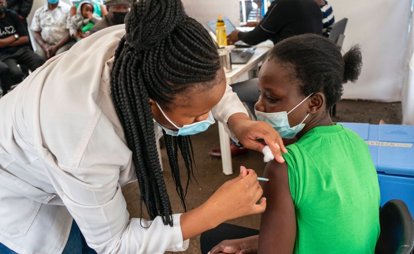 Ein Impfzentrum in der kenianischen Hauptstadt Nairobi. Die Furcht vor der Variante Omikron bringt wieder mehr Zulauf.