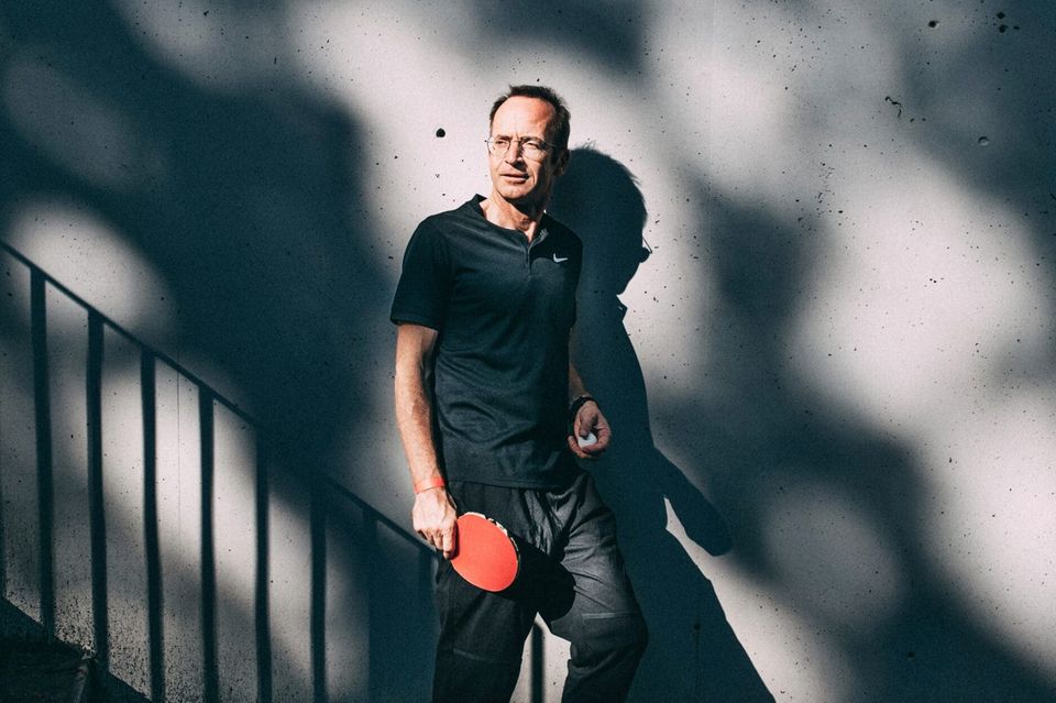 Jörg Karenfort sagt, Tischtennis helfe ihm, Parkinson zu bewältigen