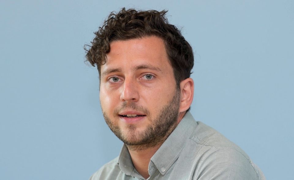 Seit Januar 2018 Landesvorsitzender der Grünen in Nordrhein-Westfalen, zuvor Bundessprecher der Grünen Jugend. Im September zog der 32-Jährige in den Bundestag ein.