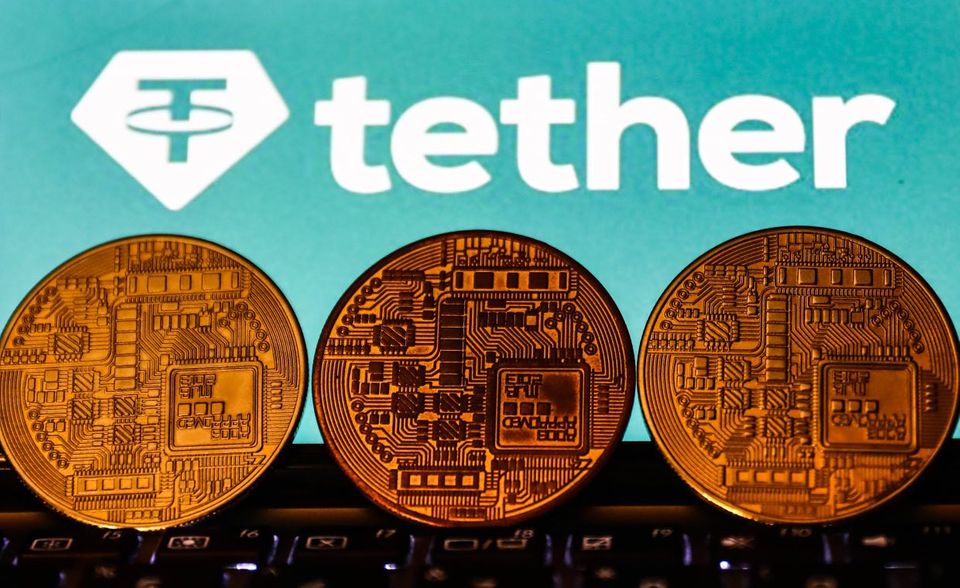 Auf Platz vier der Rangliste der wertvollsten Kryptowährungen findet sich mit Tether (USDT) erneut eine Stablecoin. Sie ist seit 2015 im Umlauf und kam zuletzt auf einen Marktwert von 67,5 Mrd. Euro.