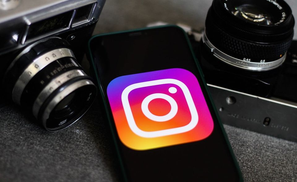 Im Kampf der sozialen Netzwerke hatte Facebook dank Instagram die Nase vorn. Die Experten attestierten der Plattform ein Wachstum von 23 Prozent auf 32,0 Mrd. Dollar. Instagram rangierte auf Platz 19 vor SAP, Adobe, Chanel und Hermès.