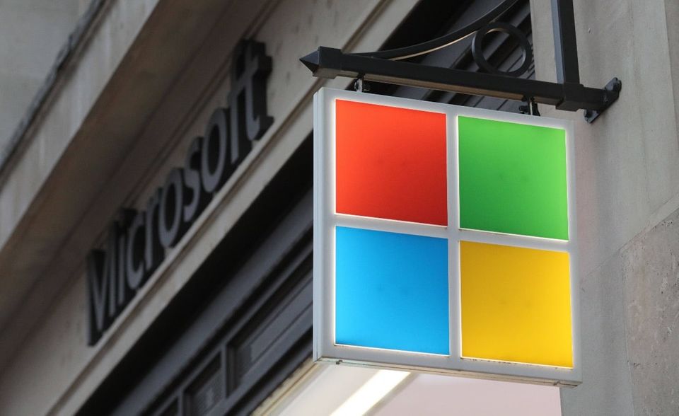 Microsoft wurde mit 210,2 Mrd. Dollar von Interbrand zur drittgrößten Marke der Welt gekürt. Gemessen am Wachstum reichte es mit plus 27 Prozent für den vierten Platz.