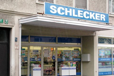 Sie prägten das Bild vieler Innenstädte, jetzt könnten sie zurückkommen: die Schlecker-Märkte.
