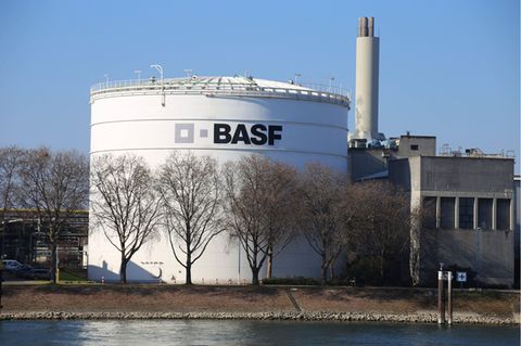 Blick auf die BASF in Ludwigshafen *** View of BASF in Ludwigshafen Copyright: xx