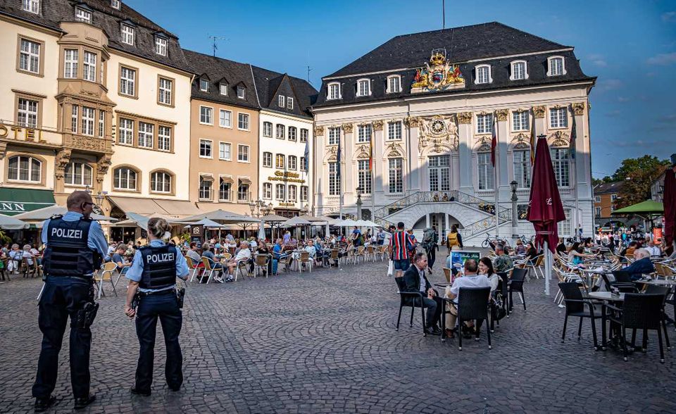 Bonn war einer der beiden Absteiger in den Top 10. Die NRW-Großstadt fiel mit 77,2 Punkten einen Platz auf Rang fünf. Die digitale Verwaltung erwies sich damit aber weiterhin als Stärke. Im Gesamt-Ranking reichte es für Bonn nur für Platz zwölf.