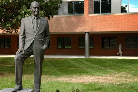 Eine Statue des Vanguard-Gründers und ETF-Erfinders John Bogle.