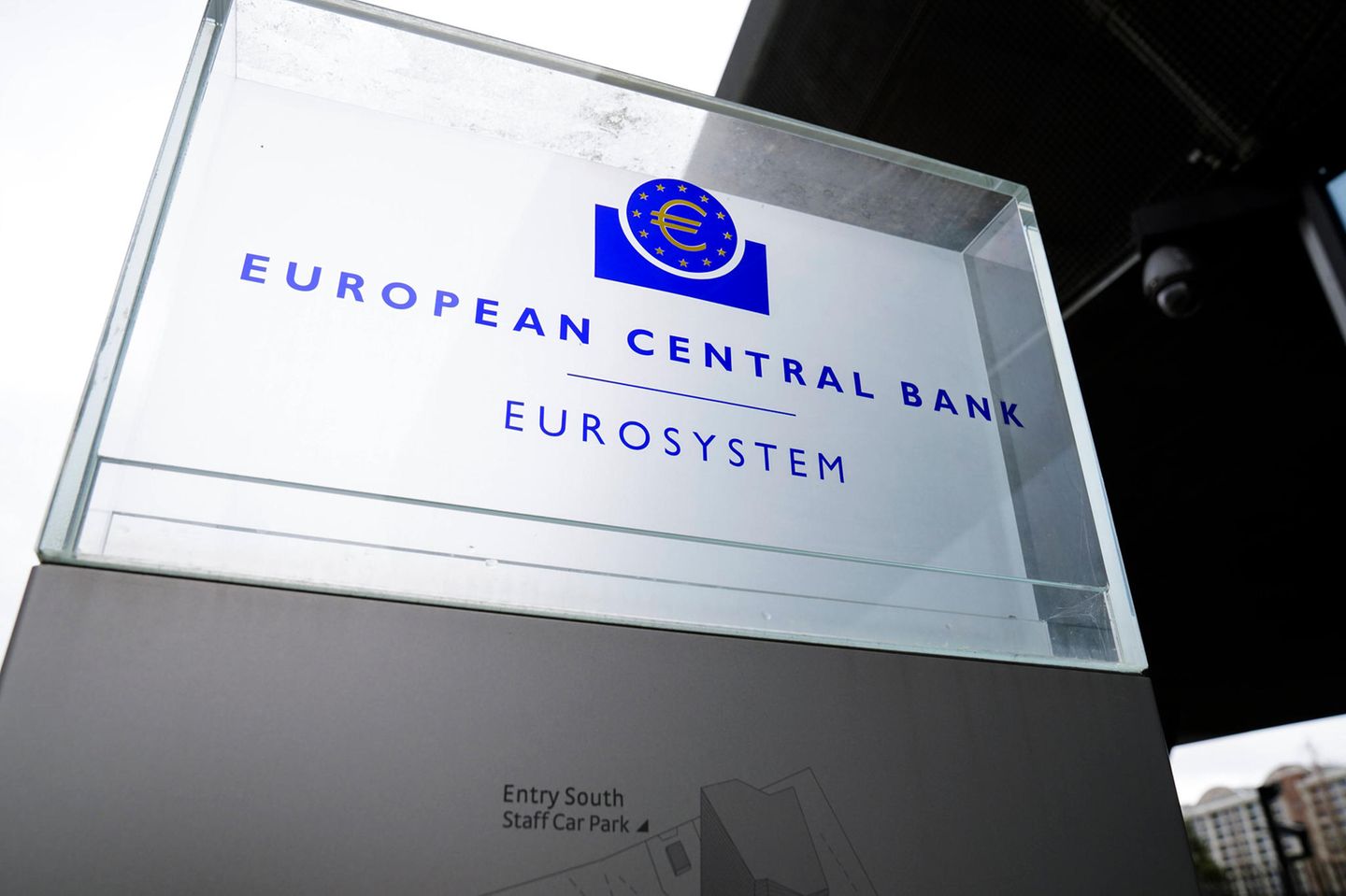 Europäische Zentralbank in Frankfurt: Die Rufe nach einer Zinsanhebung werden lauter